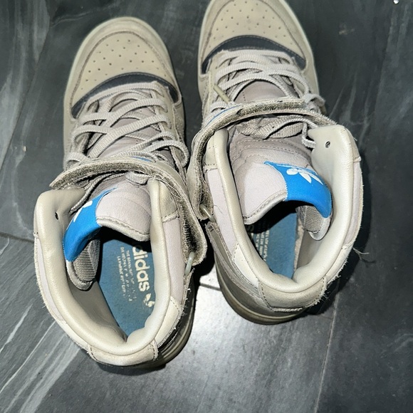 Adidas. Adidas forM. Shoes. Classic - Picture 3 of 5